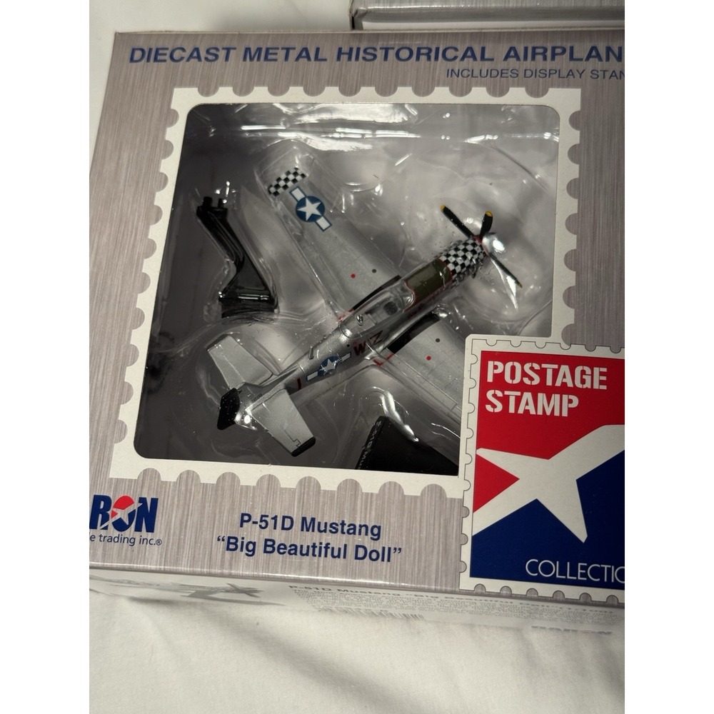 1:100 P-51D Mustang Big Beautiful Doll Plane Daron Stamp PS5342-8 FAST SHIP NEW